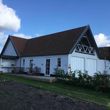 Bed & Breakfast Marielyst - *