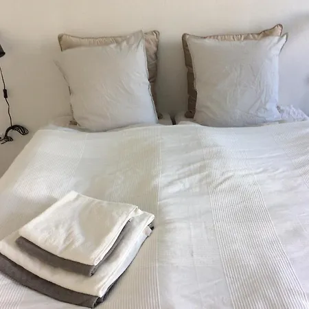 Bed & Breakfast Marielyst -